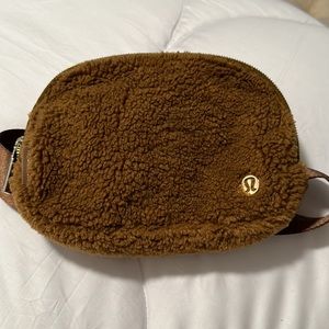 Lululemon Mustard Sherpa bag